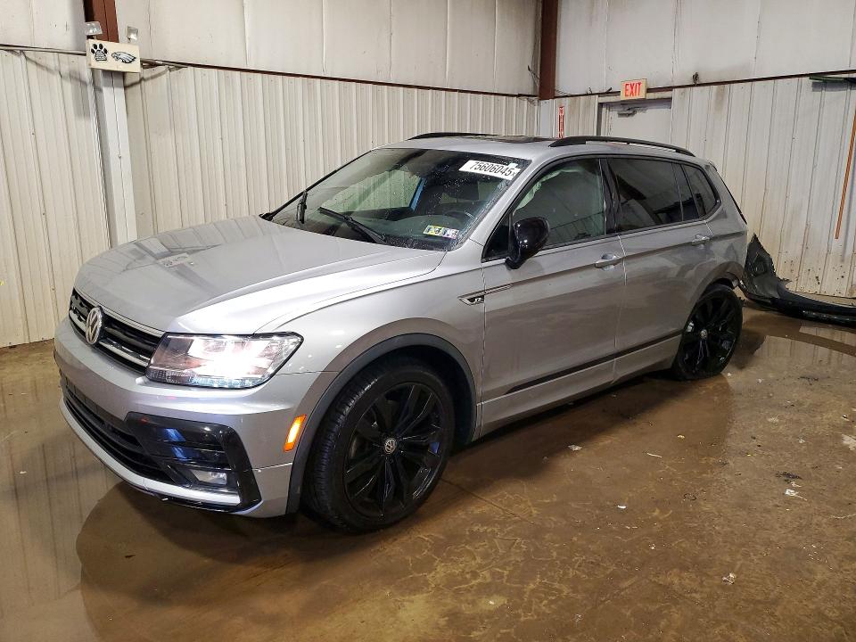 VOLKSWAGEN TIGUAN 2020 with VIN 3VV2B7AX2LM169852 - Photo from auction