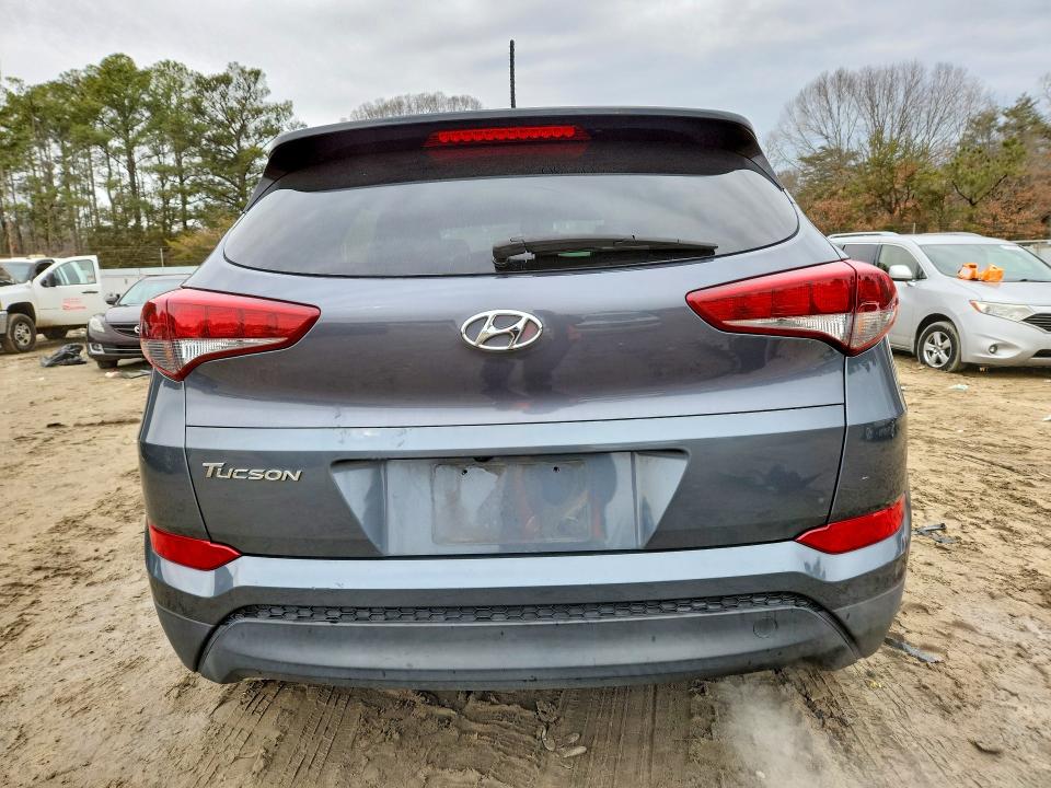 Photo 6 from auction – 2017 HYUNDAI TUCSON SE with VIN KM8J23A40HU594493