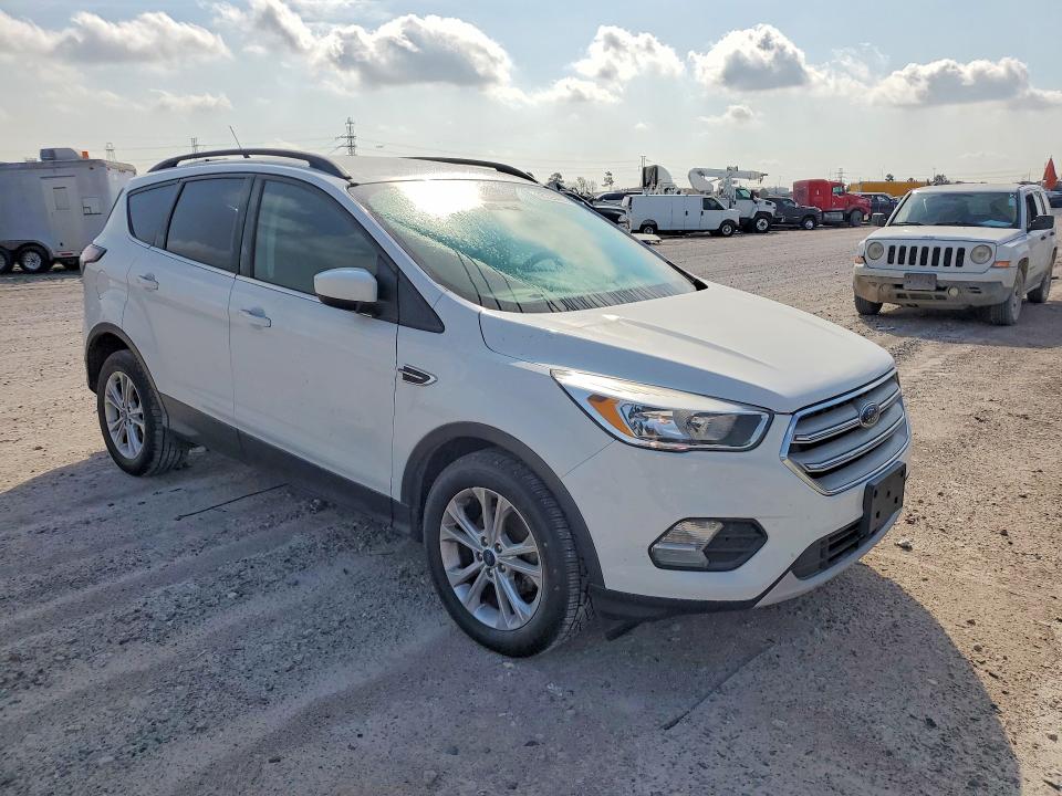 Photo 4 from auction – 2018 FORD ESCAPE SE with VIN 1FMCU0GD6JUC11722