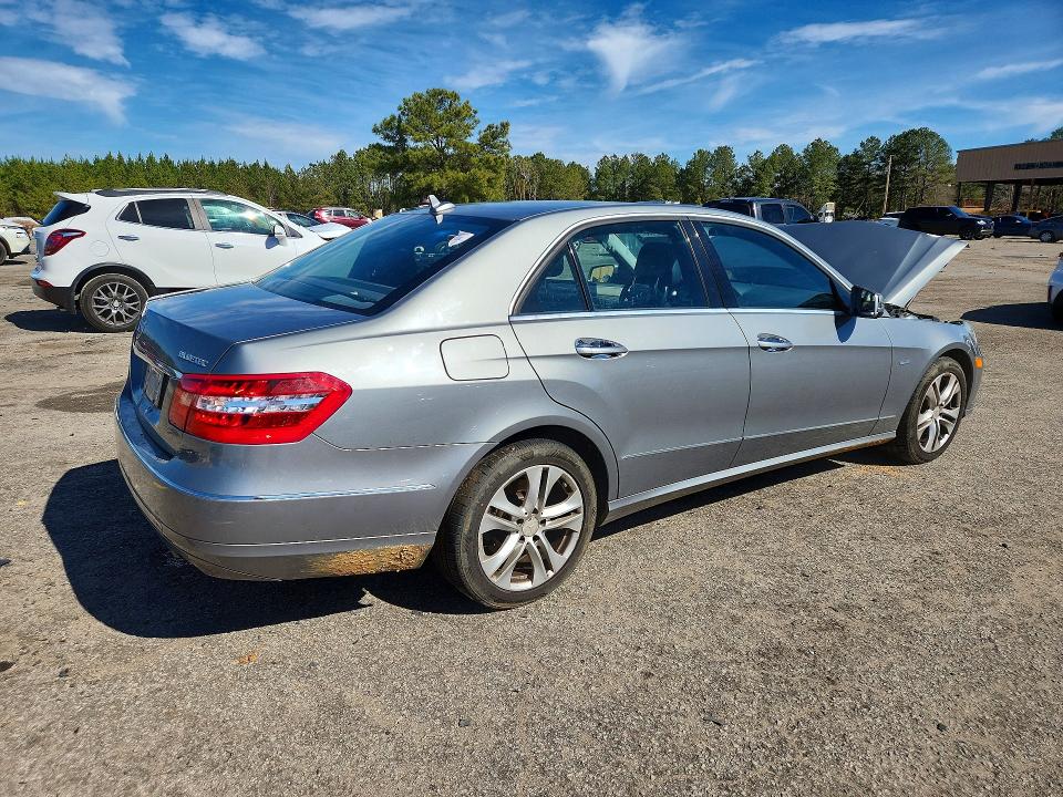 Photo 3 from auction – 2011 MERCEDES-BENZ E with VIN WDDHF2EB1BA334662