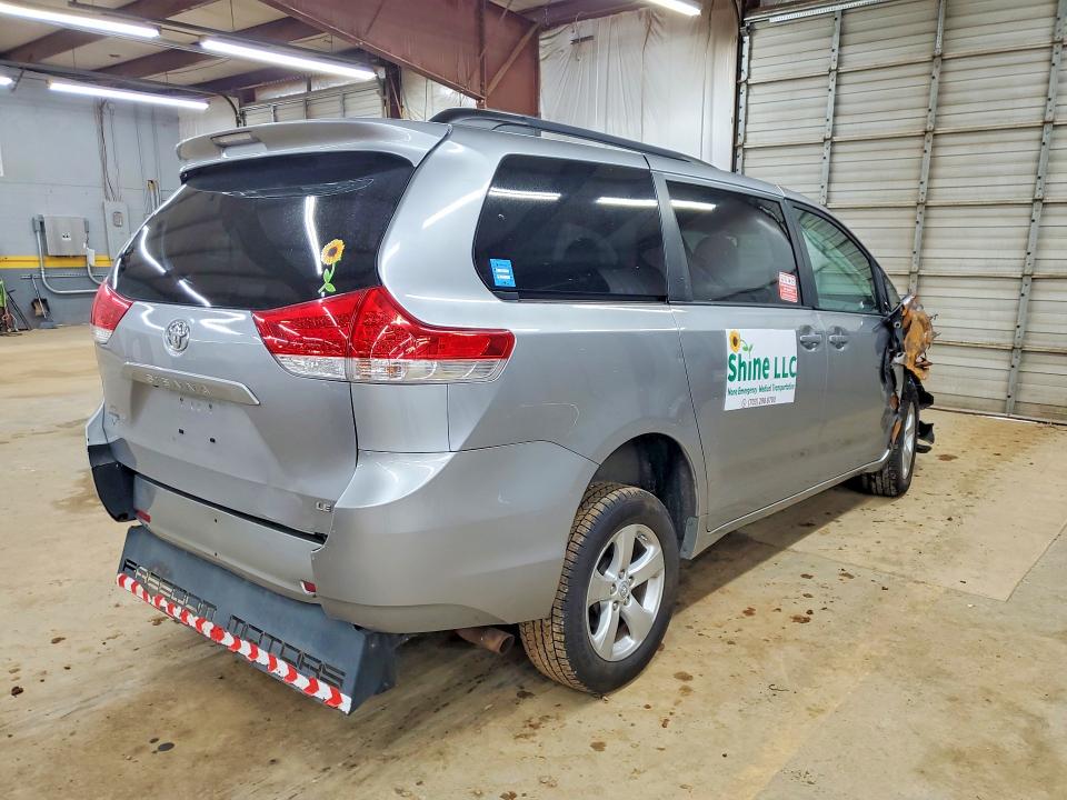 Photo 3 from auction – 2011 TOYOTA SIENNA LE with VIN 5TDKK3DC7BS168825