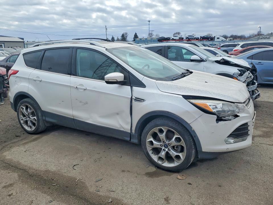 Photo 4 from auction – 2016 FORD ESCAPE with VIN 1FMCU9J90GUA44193