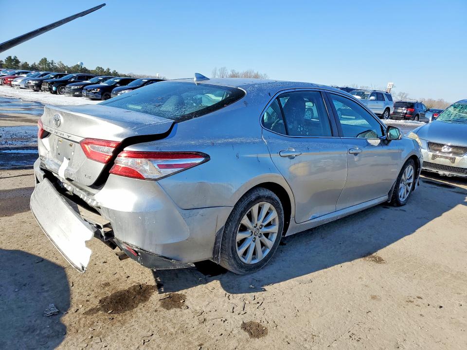 Photo 3 from auction – 2020 TOYOTA CAMRY LE with VIN 4T1C11AK2LU979464