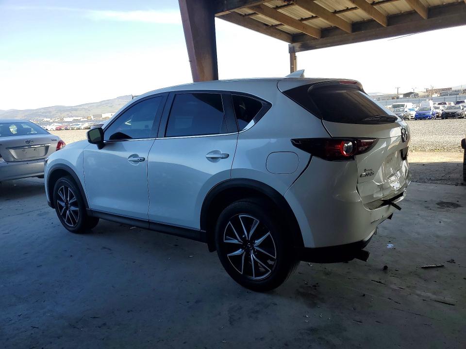 Фото 2 с аукциона – 2018 MAZDA CX-5 с VIN JM3KFACM1J0422721