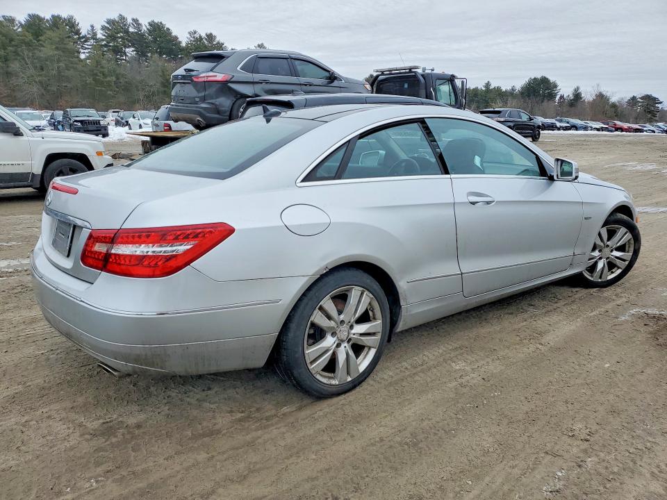 Photo 3 from auction – 2012 MERCEDES-BENZ E with VIN WDDKJ5KB8CF162029
