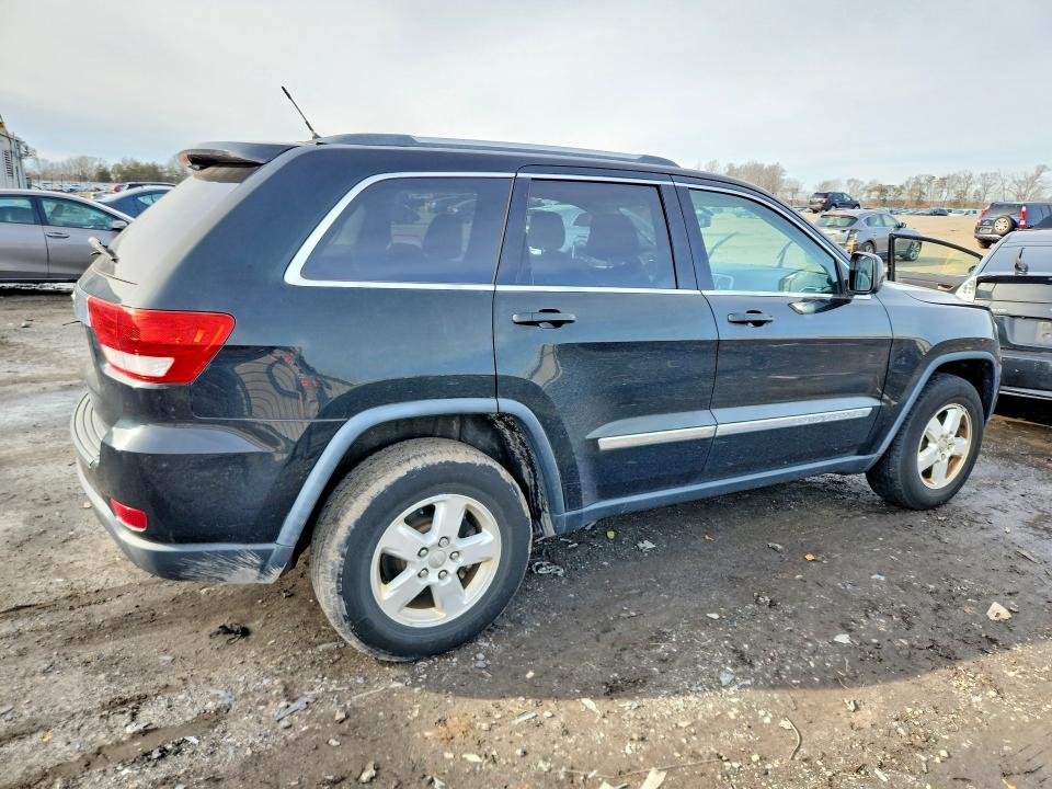 Photo 3 from auction – 2013 JEEP GRAND CHER with VIN 1C4RJFAGXDC631006