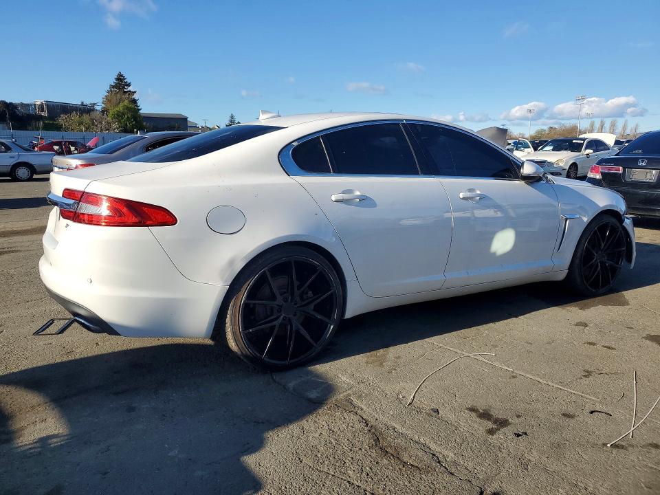 Photo 3 from auction – 2013 JAGUAR XF with VIN SAJWA0E78D8S67165