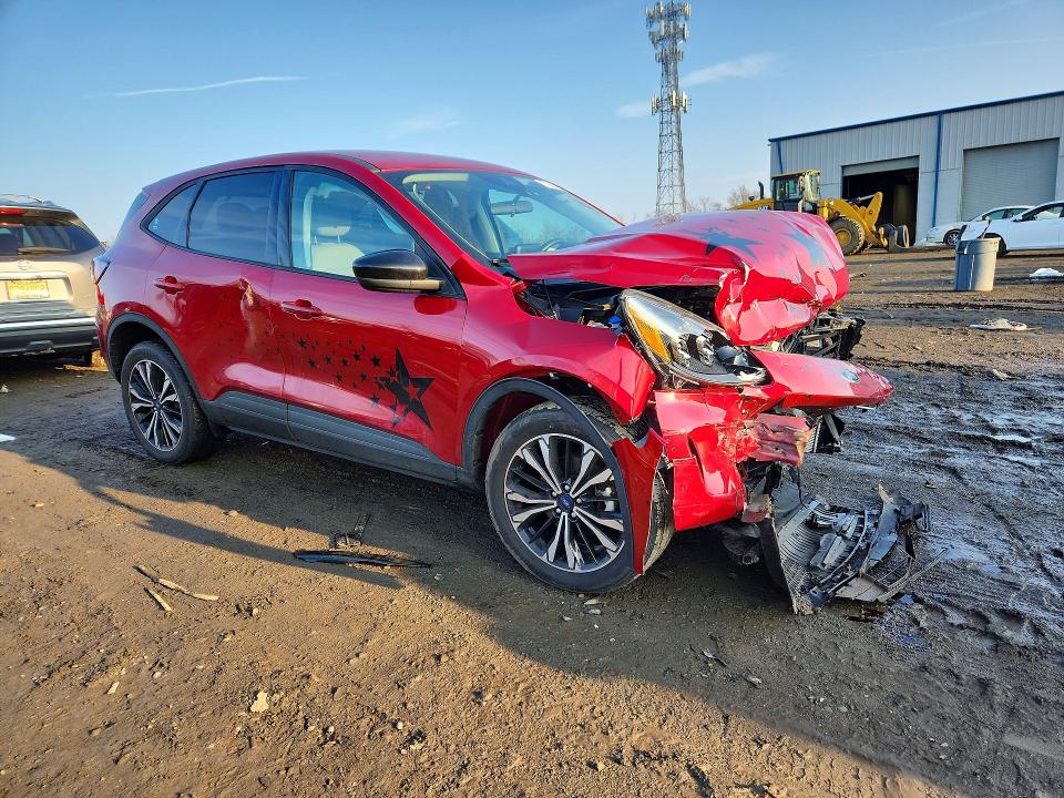 Photo 4 from auction – 2022 FORD ESCAPE with VIN 1FMCU9G67NUA04140