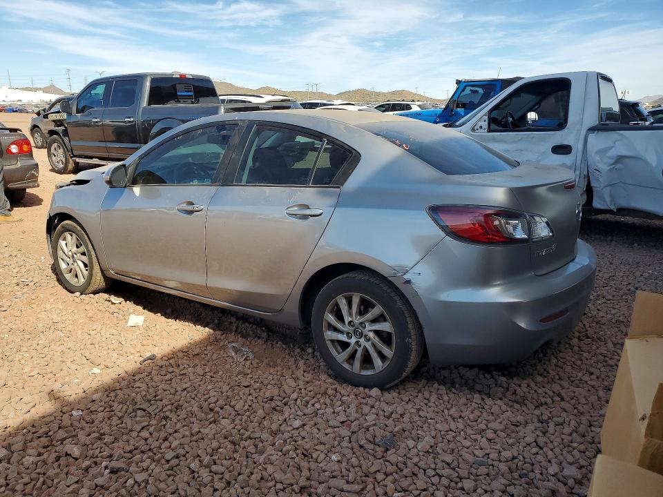 Photo 2 from auction – 2013 MAZDA 3 with VIN JM1BL1VP3D1786159