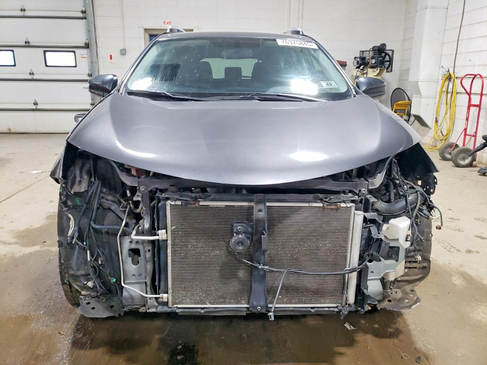 Photo 5 from auction – 2015 TOYOTA RAV4 LE with VIN JTMBFREV1FJ048920