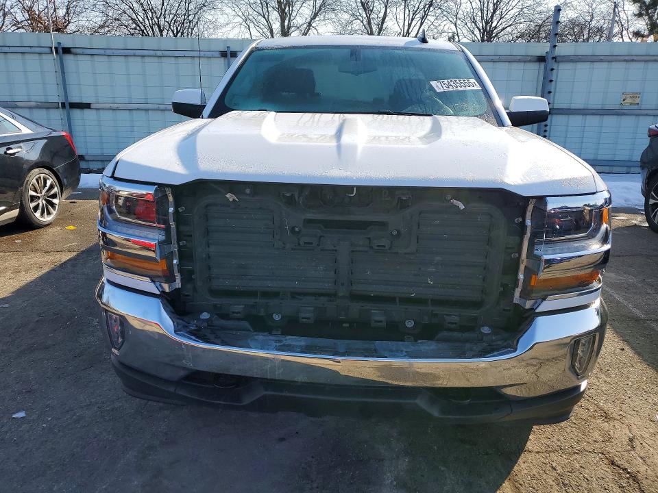 Photo 5 from auction – 2018 CHEVROLET SILVERADO with VIN 3GCUKREC0JG445600