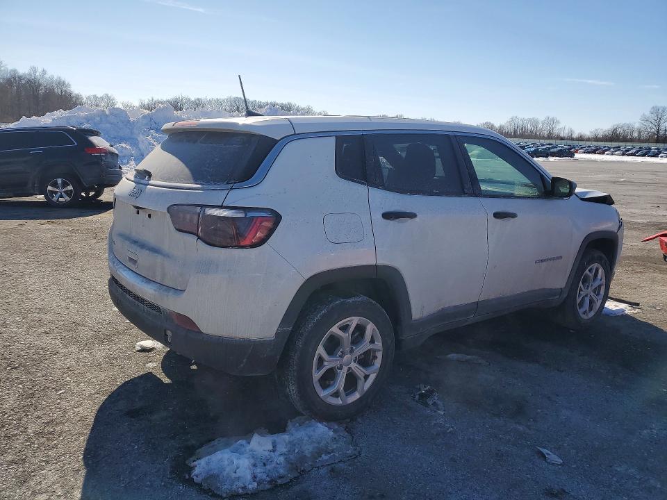 Photo 3 from auction – 2024 JEEP COMPASS with VIN 3C4NJDAN6RT136802