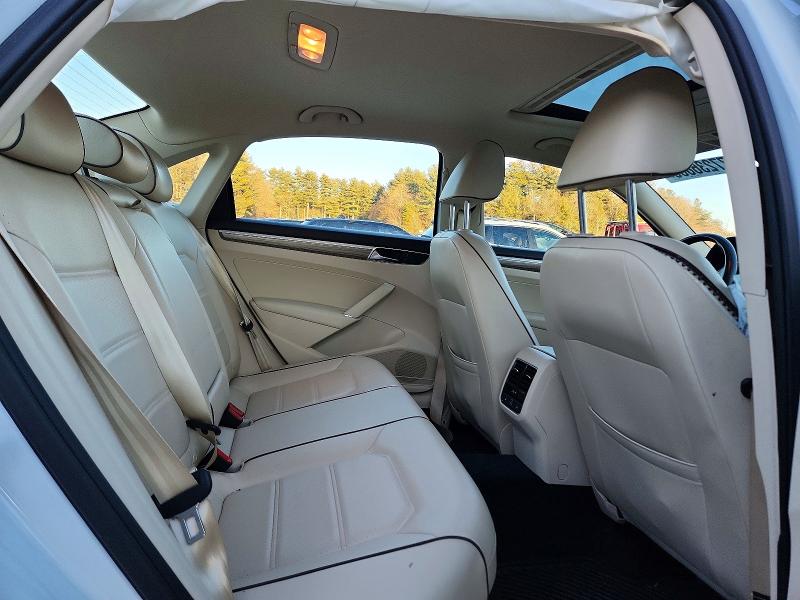 Photo 10 from auction – 2017 VOLKSWAGEN PASSAT with VIN 1VWGT7A33HC017891