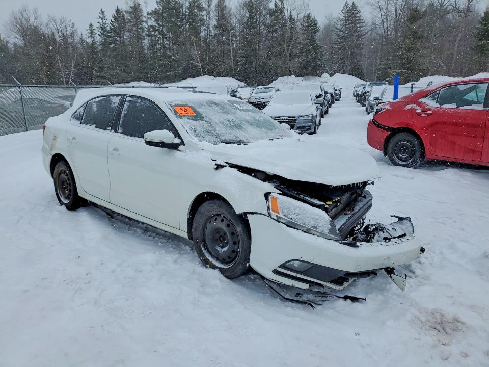 Photo 4 from auction – 2015 VOLKSWAGEN JETTA with VIN 3VWDA7AJ7FM247503