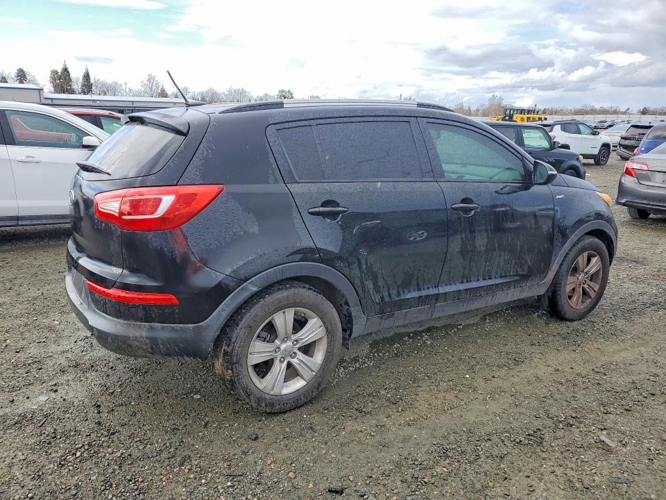 Photo 3 from auction – 2012 KIA SPORTAGE L with VIN KNDPBCA28C7285228