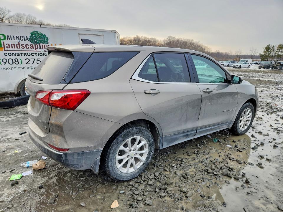 Photo 3 from auction – 2018 CHEVROLET EQUINOX with VIN 3GNAXJEV6JS585761