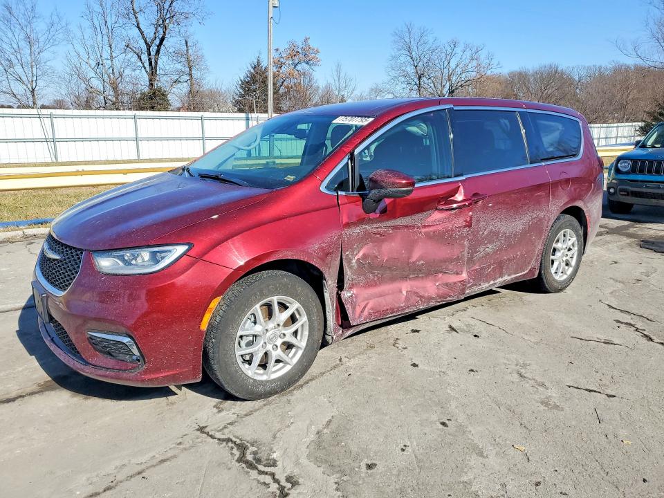 CHRYSLER PACIFICA 2023 with VIN 2C4RC1BGXPR560364 - Photo from auction