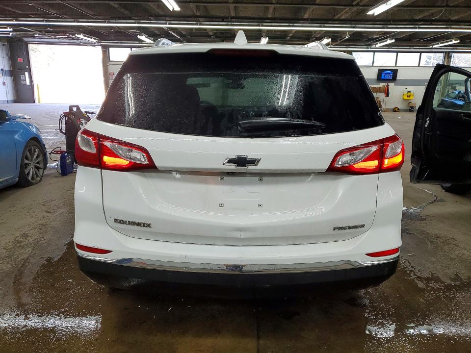 Photo 6 from auction – 2019 CHEVROLET EQUINOX with VIN 2GNAXNEV4K6263174