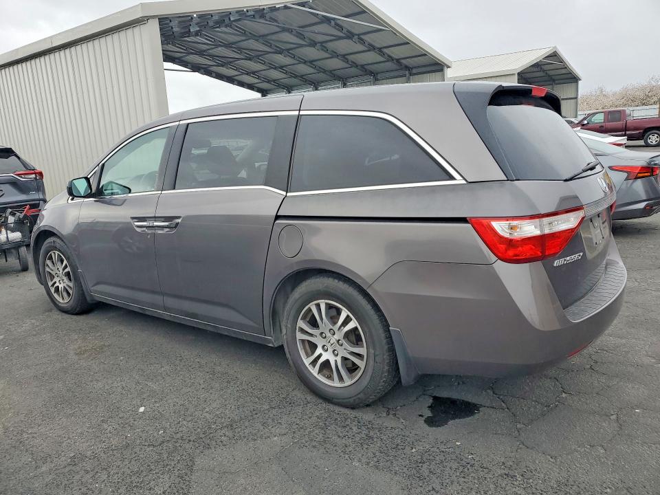 Photo 2 from auction – 2011 HONDA ODYSSEY with VIN 5FNRL5H69BB104673