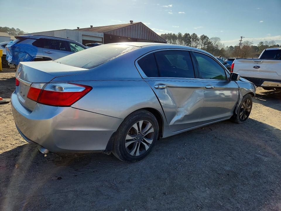 Photo 3 from auction – 2014 HONDA ACCORD with VIN 1HGCR2F30EA218247