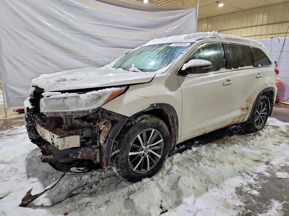 TOYOTA HIGHLANDER 2018 with VIN 5TDJZRFH9JS526931 - Photo from auction