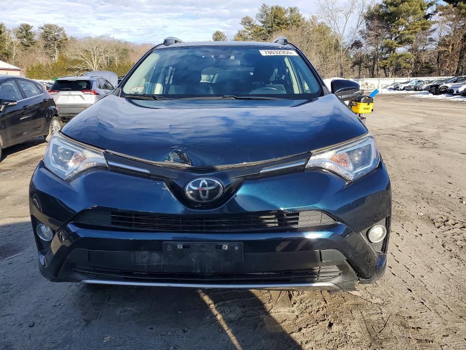 Photo 5 from auction – 2018 TOYOTA RAV4 ADVEN with VIN JTMRFREV8JJ189362
