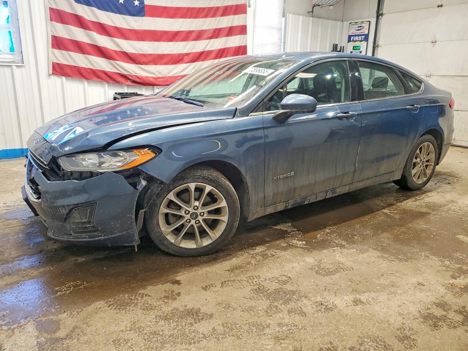 FORD FUSION 2019 with VIN 3FA6P0LU8KR125499 - Photo from auction