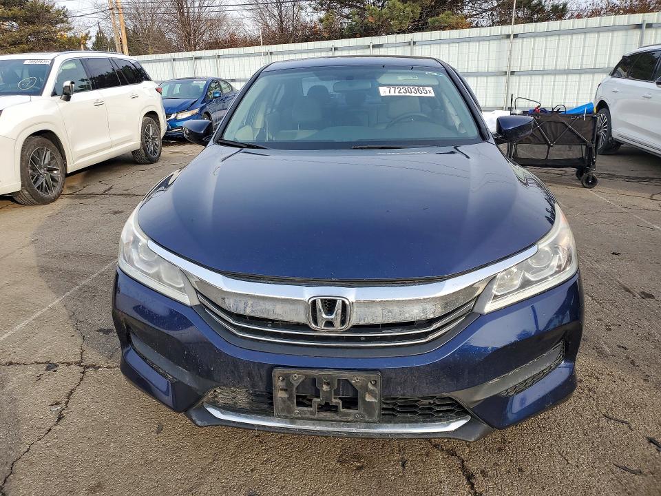 Photo 5 from auction – 2017 HONDA ACCORD with VIN 1HGCR2F37HA107330