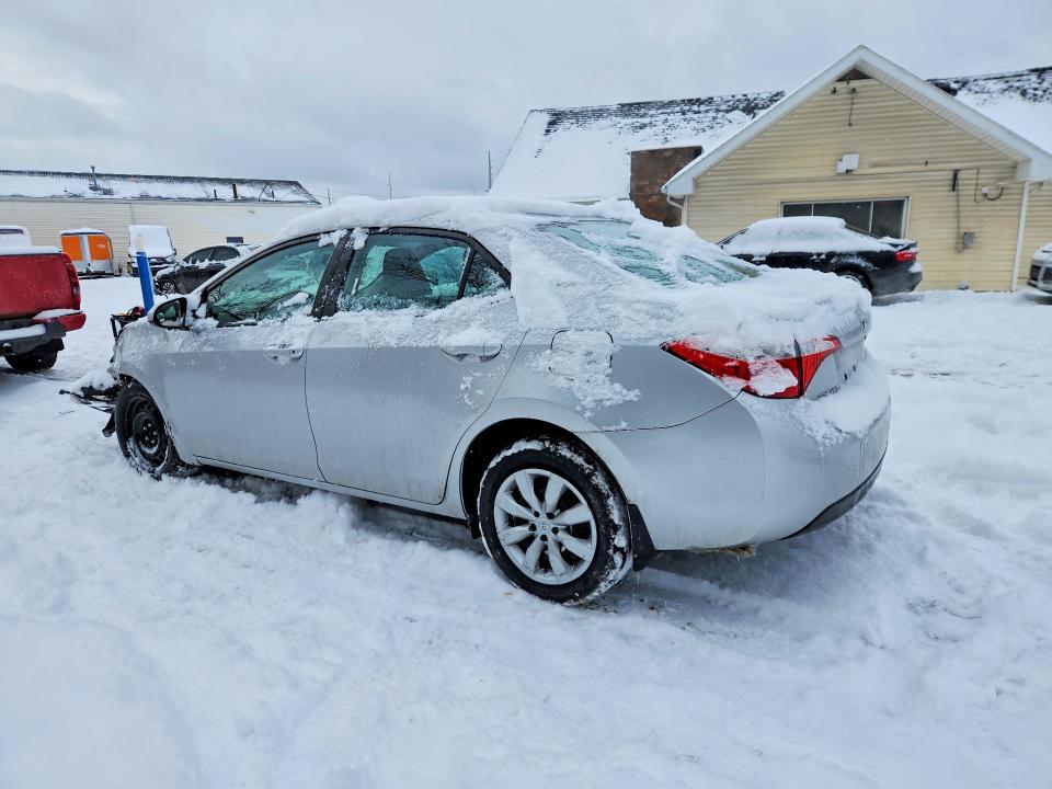 Photo 2 from auction – 2015 TOYOTA COROLLA with VIN 2T1BURHE8FC470924