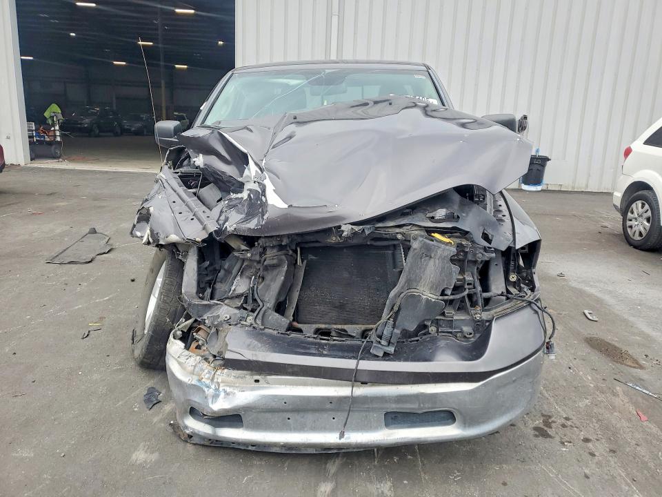 Photo 5 from auction – 2016 RAM 1500 SLT with VIN 1C6RR6GG8GS381055