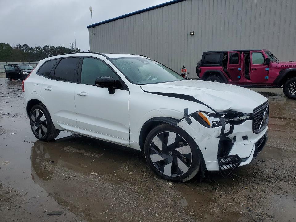 Photo 4 from auction – 2025 VOLVO XC60 with VIN YV4H60RC5S1007891