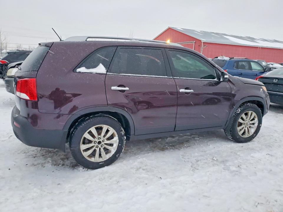 Photo 3 from auction – 2011 KIA SORENTO with VIN 5XYKT3A27BG153120