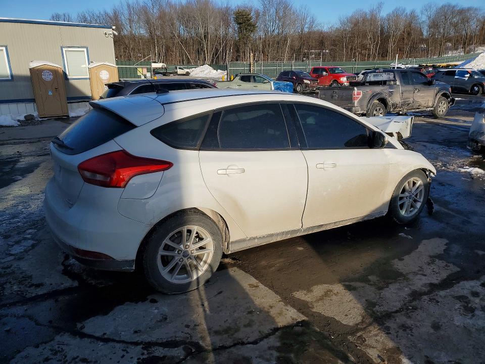 Photo 3 from auction – 2016 FORD FOCUS with VIN 1FADP3K29GL255239