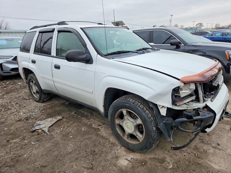 Фото 4 с аукциона – 2007 CHEVROLET TRAILBLAZER с VIN 1GNDT13S572304152