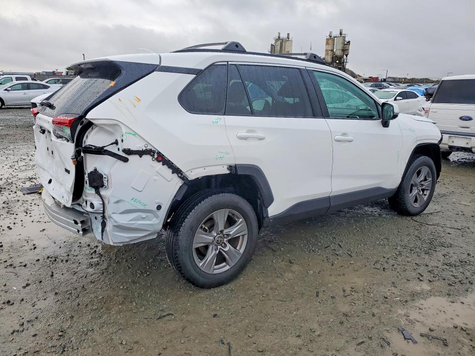 Photo 3 from auction – 2024 TOYOTA RAV4 with VIN 2T3W1RFVXRC293480
