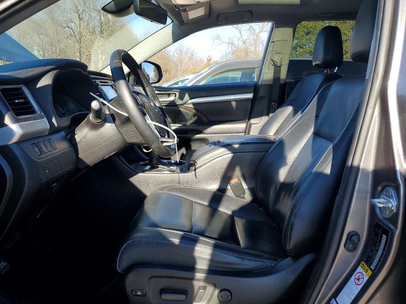 Photo 7 from auction – 2019 TOYOTA HIGHLANDER with VIN 5TDKZRFH6KS568642