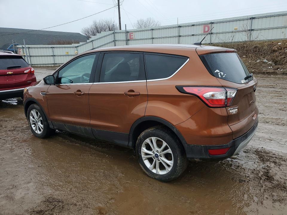 Photo 2 from auction – 2017 FORD ESCAPE with VIN 1FMCU0GD8HUC98842
