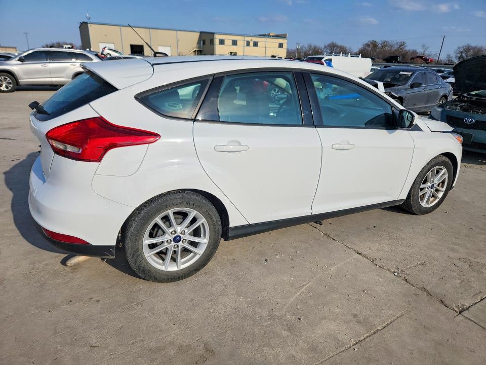 Photo 3 from auction – 2018 FORD FOCUS SE with VIN 1FADP3K21JL236000