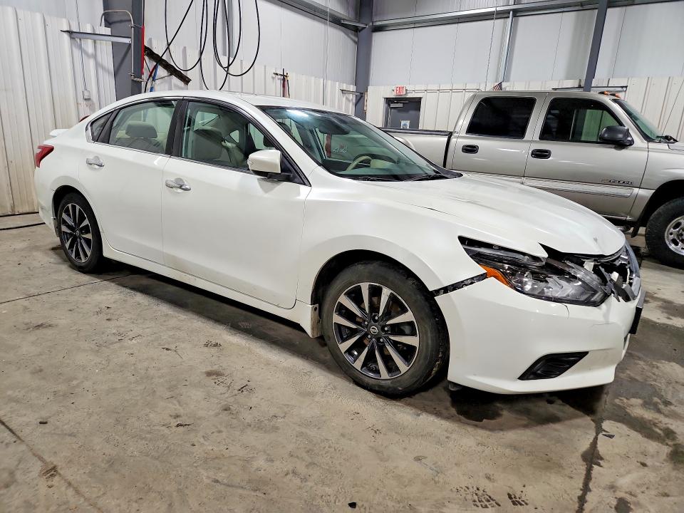 Photo 4 from auction – 2016 NISSAN ALTIMA with VIN 1N4AL3AP2GC177544