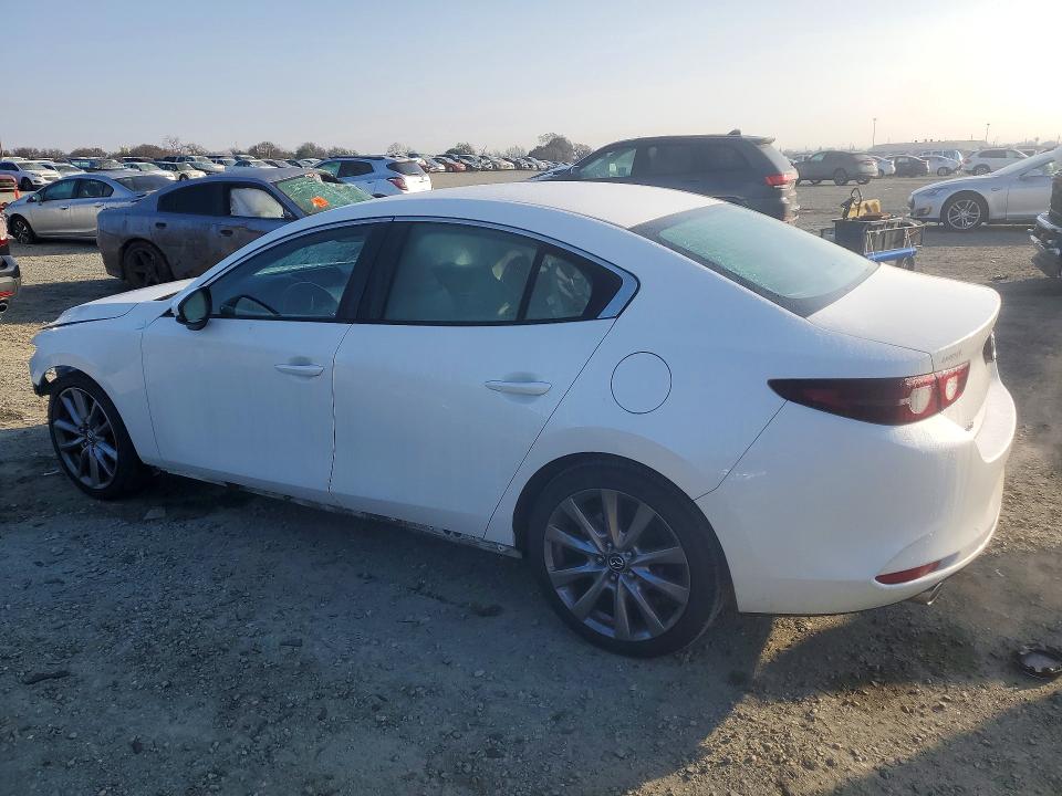 Photo 2 from auction – 2019 MAZDA 3 with VIN 3MZBPAAL9KM110366