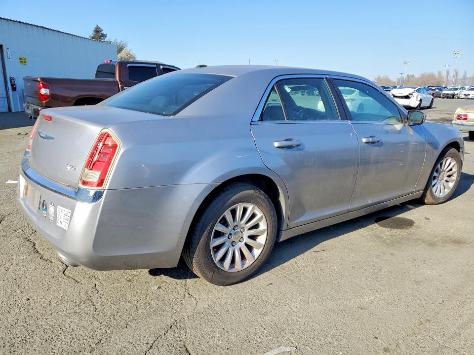 Photo 3 from auction – 2013 CHRYSLER 300 with VIN 2C3CCAAG6DH589549