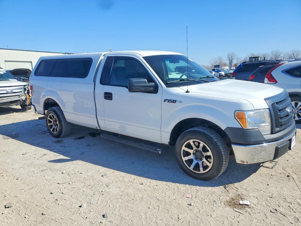 Zdjęcie 4 z aukcji – 2010 FORD F150 z VIN 1FTMF1CW9AKE70409
