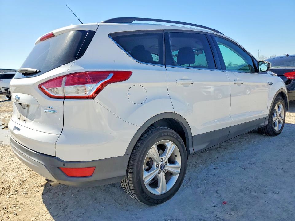 Photo 3 from auction – 2016 FORD ESCAPE with VIN 1FMCU0GX6GUB19920
