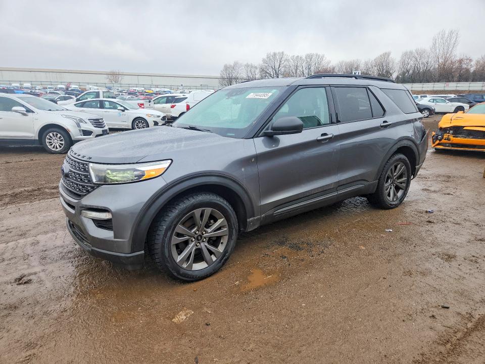 FORD EXPLORER 2021 with VIN 1FMSK8DH4MGA70532 - Photo from auction