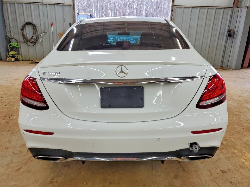 Photo 6 from auction – 2017 MERCEDES-BENZ E 300 with VIN WDDZF4JB3HA108119