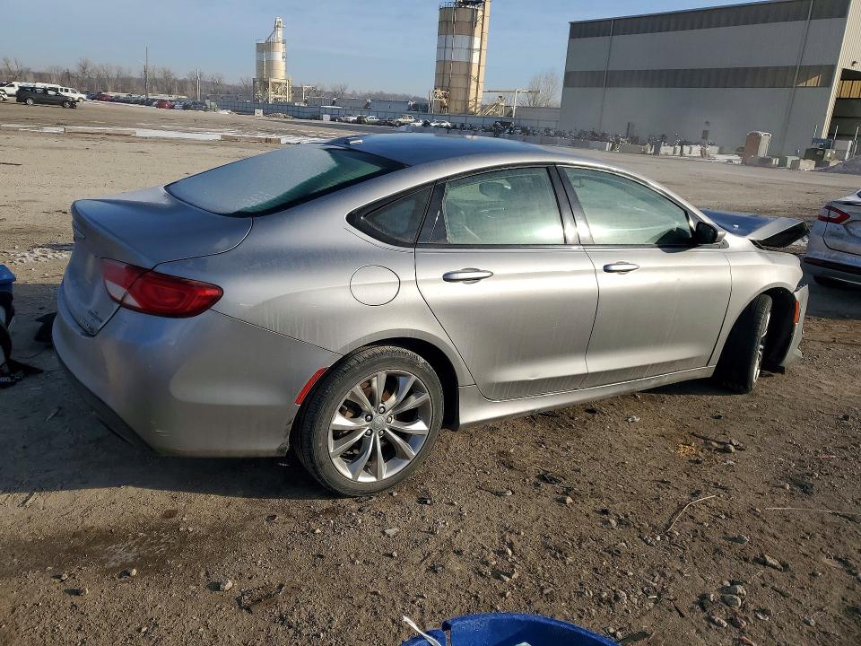 Photo 3 from auction – 2015 CHRYSLER 200 with VIN 1C3CCCBB5FN669711