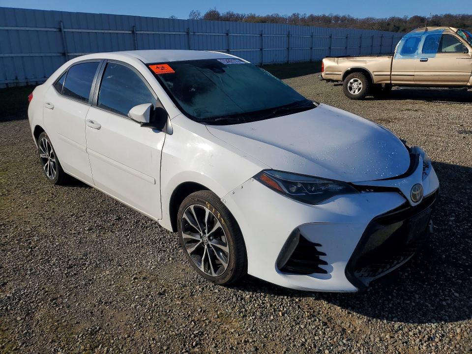 Photo 4 from auction – 2017 TOYOTA COROLLA with VIN 5YFBURHE6HP728389