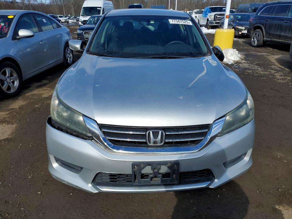 Photo 5 from auction – 2015 HONDA ACCORD with VIN 1HGCR2F31FA056677