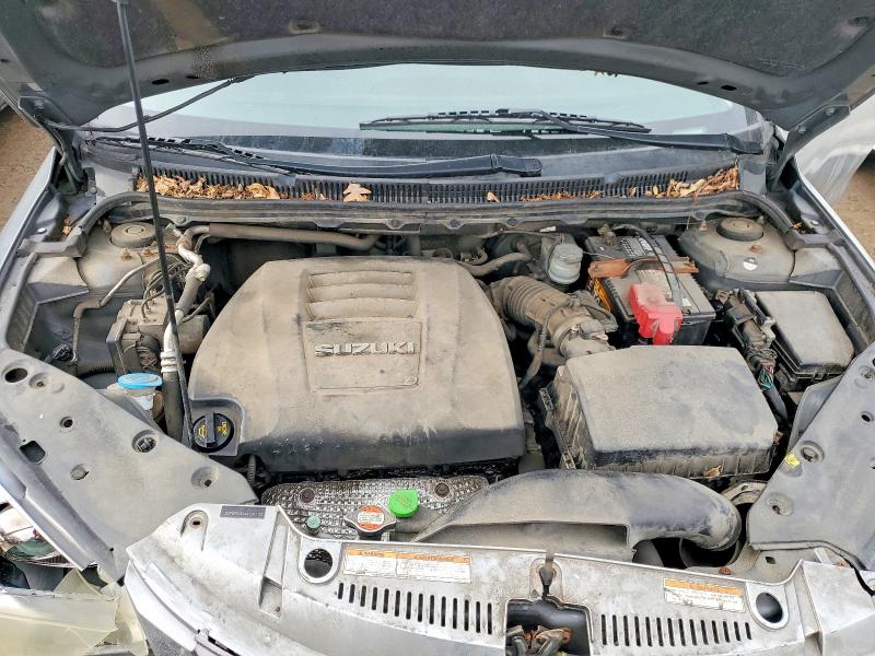 Photo 11 from auction – 2010 SUZUKI KIZASHI with VIN JS2RE9A3XA6101122