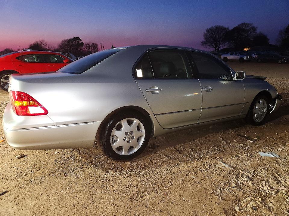 Photo 3 from auction – 2002 LEXUS LS 430 with VIN JTHBN30F620080356